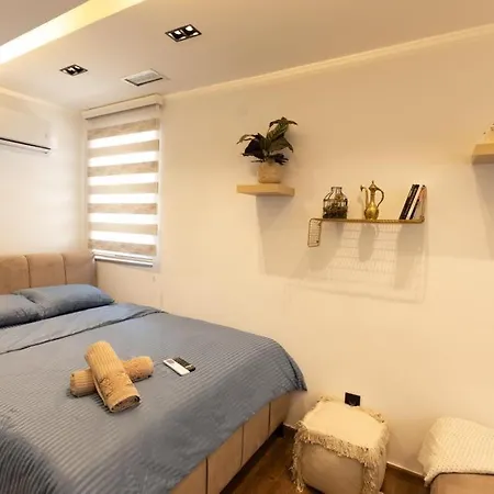 Bonsai Apartment