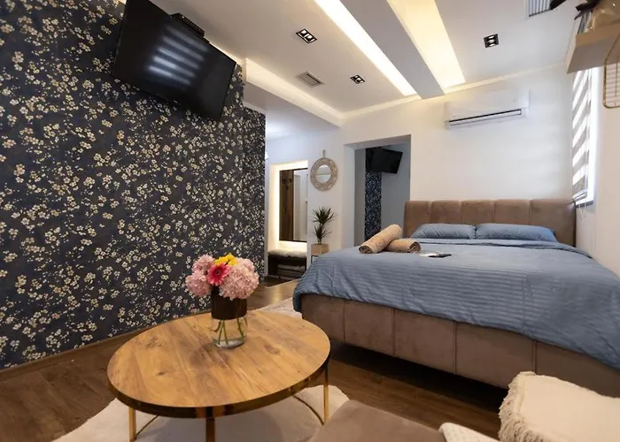 Bonsai * نوفي بازار